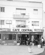 Vamos tomar um café? Informação Cafés Für viele Portugiesen sind die cafés eine Art Wohnzimmer, wo man sich nach der Arbeit oder am Wochenende trifft.