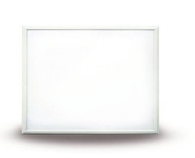 Sendo de fácil instalação, possui luz branca disponível em duas tonalidades e é Ideal para substituir