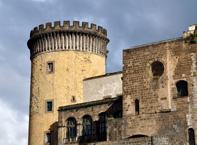 Em 1139, passou a pertencer ao reino da Sicília. A universidade foi fundada em 1224.