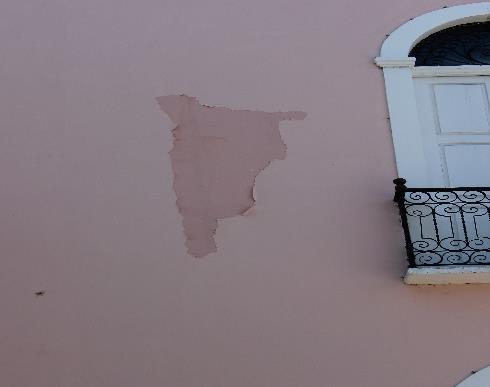 4.5 Destacamentos em parte das paredes Anais do Congresso Brasileiro de O destacamento de camadas da pintura é mais frequente de ocorrer numa fase pós-manutenção, propriamente na camada de reboco,