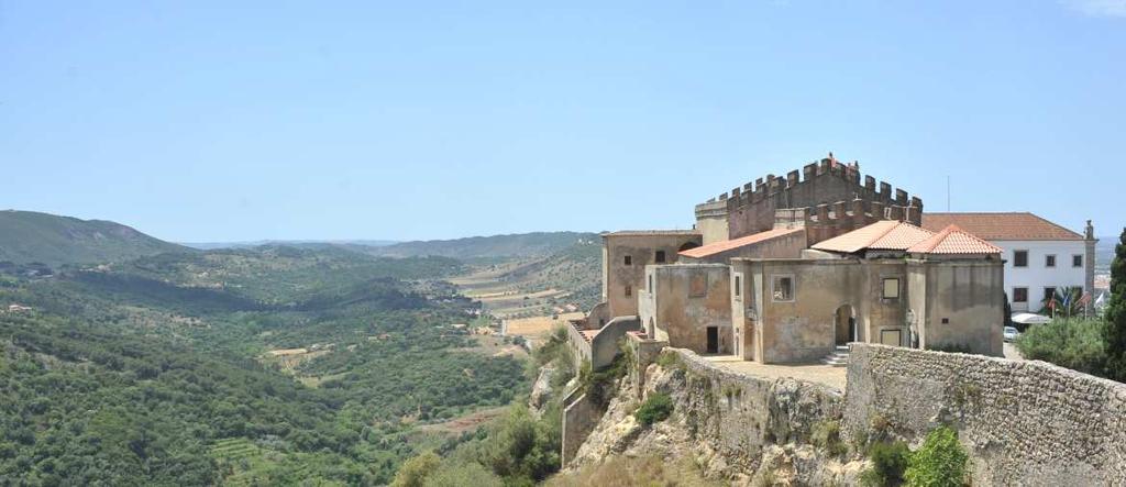 Rota de Vinhos da Península de Setúbal Vantagens competitivas Património histórico e