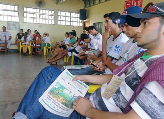 O discurso e as práticas vigentes no campo, de um modo generalizado, vêm justificando o uso de agrotóxicos pela necessidade de uma agricultura produtiva. (PERES, p.6, 1999).