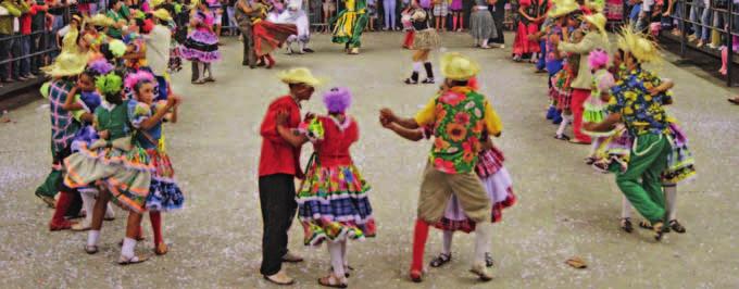 Turismo Festão à vista: em junho, a cidade de Caruaru se transforma em um enorme arraial Bandeirolas coloridas enfeitam as ruas homenageando São João Por Cristina Ribeiro Quem gosta de Festas Juninas