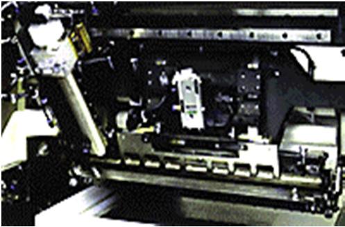 O processo de deposição de pasta de solda no PCB, para refusão, utiliza um stencil printer.