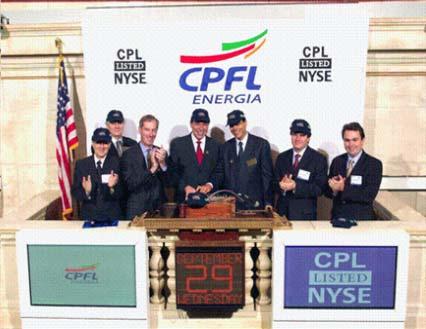 IPO da CPFL em 29/set/04 Oferta primária e secundária e acesso aos 2 mercados (NYSE / Bovespa) Emissor: Símbolo NYSE/BOVESPA: Preço de lançamento: Volume: Resumo da Oferta CPFL Energia CPL/CPFE3 US$