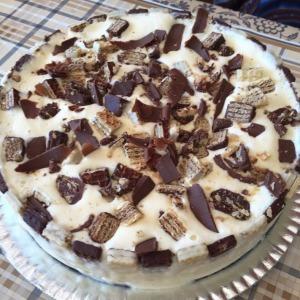 Torta de Sorvete Olá, a receita de hoje é super fácil e combina com as festas de fim de ano. É uma torta de sorvete, brigadeiro e bis.