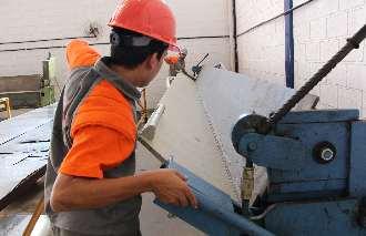 acabados para pequenas indústrias, serralheiros, construtores e consumidores finais.