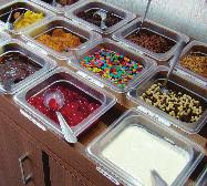 SELF SERVICE R$ 49,99 MON PETIT (Bombom de sorvete) R$ 8,95 PICOLÉ TRADICINAL (Limão, uva, milho, coco, morango, chocolate, açaí) PICOLÉ