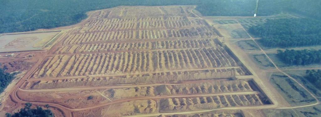 Platô já lavrado Coluna Estatigráfica e Características Gerais Estéril superior: baixa