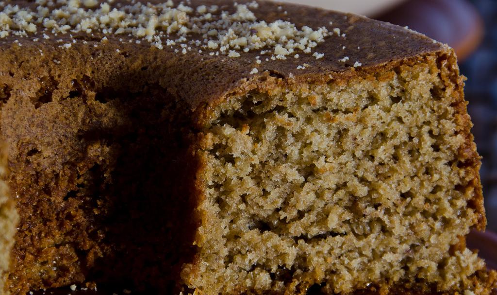 Asse em forno médio por 20 minutos. Atenção para não passar do tempo, pois ele pode ficar muito duro.