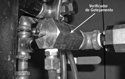 8 Feche lentamente a válvula de drenagem principal do sistema de abastecimento de água. 9.