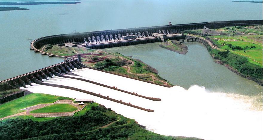 Hidroelétricas A hidroeletricidade é uma energia renovável, dependente da afluência das chuvas.