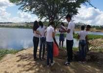 AULA DE CAMPO NO AÇUDE DE BODOCONGÓ Para que os alunos pudessem ver na prática o que discutimos na sala de aula, realizamos uma aula de campo no açude de Bodocongó, localizado nas proximidades da