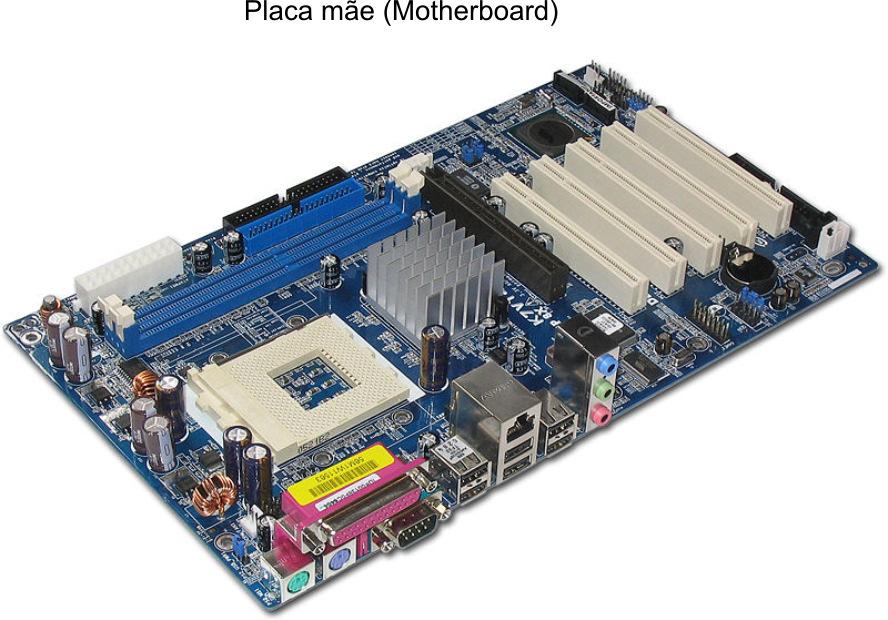 Gravada de fábrica (com programas e dados do fabricante).