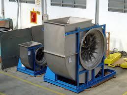 A refrigeração industrial, a exemplo do ar condicionado, tem como objetivo o controle da temperatura de alguma substância ou meio.