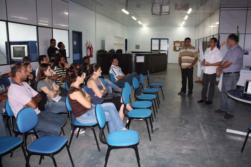 públicas b) Publicação dos editais c) Seleção dos candidatos por sorteio Preparação para os tempos escola / comunidade Reuniões de planejamento com a equipe pedagógica Reuniões de planejamento com os