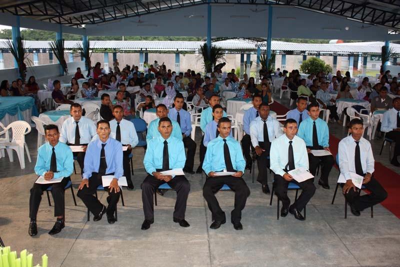 Memorial Acadêmico Descritivo, realizado nas comunidades dos alunos, composição de professionais do