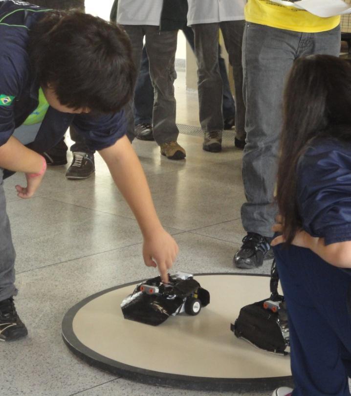 Como participar deste desafio O Torneio Juvenil de Robótica apresenta desafios para estudantes de todos os níveis educacionais, desde o Ensino Fundamental até
