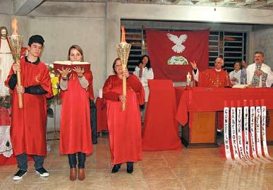 Celso Luís Ciconetto e o parabenizamos pela passagem dos seus 25 anos de Vida Sacerdotal, celebrados no dia 05 de junho na Igreja Matriz São Roque, numa bonita concelebração na companhia de seus