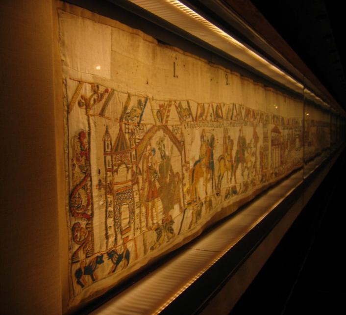 Manual e Guia de Utilização e Exploração do Bayeux Tapestry A Tapeçaria de Bayeux é uma representação da invasão normanda da Inglaterra em 1066. Ao longo dos seus 70 metros de comprimento por 50 cm.