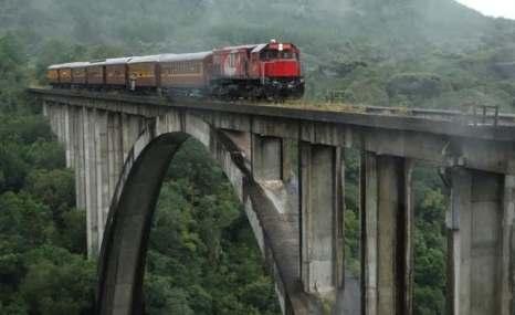 16 Santa Catarina No dia 03/05 iniciou a programação, da 2º Jornada de Estudos Históricos do 1º Batalhão Ferroviário, onde ocorreram muitas palestras sobre a construção do Tronco Sul.