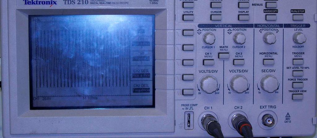 Osciloscópio didático gatilho (trigger) acoplamento AC, DC ou terra menu interativo 300V A ponta de prova tem