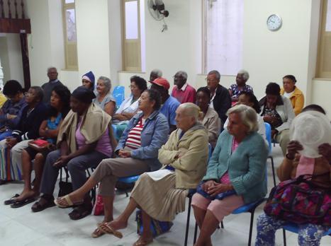 Programa Dignidade O Programa Dignidade tem como público alvo a população idosa a partir dos 60 anos de idade.