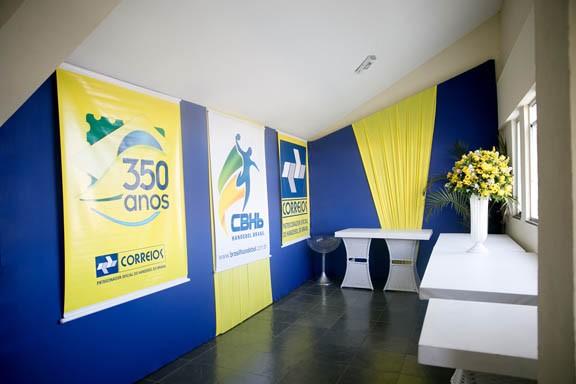 dos Correios, recepcionista devidamente uniformizada e serviço completo de buffet incluindo serviço de garçom.