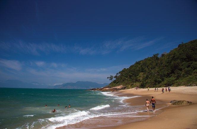 Apesar de ser menos badalada que os municípios vizinhos, Caraguá, como é carinhosamente conhecida, não deixa a desejar: são 16 belíssimas praias distribuídas em 40 km de orla, além de parques