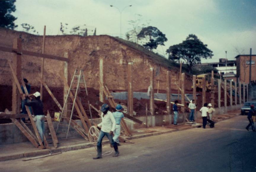 FOTO 5 Ao fundo, a obra já com três camadas de geotêxtil Bidim