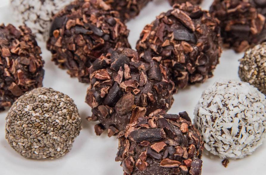 Brigadeiro sem lactose Durabilidade: 3 dias refrigerado. Rendimento: 30-40 brigadeiros.