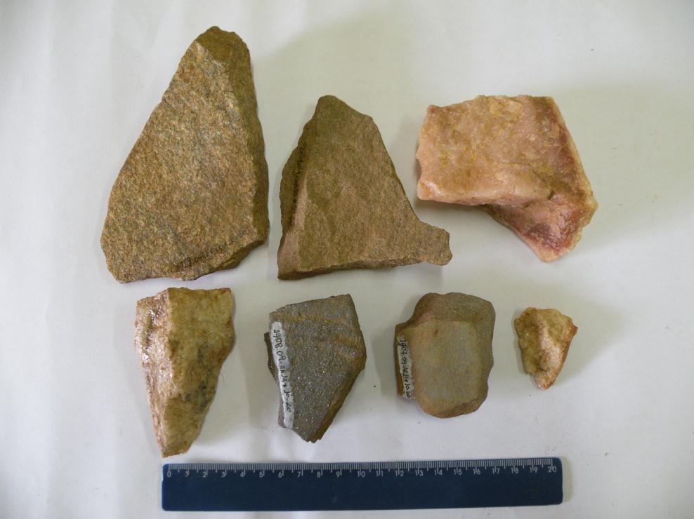 No que se refere ao tipo de utilização, os grupos pré-coloniais que assentaram no vale do Amapari utilizaram os artefatos líticos para todo tipo de