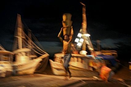 BRAGA, LUIZ. Carregador Noturno, 2007. Acervo do Artista.