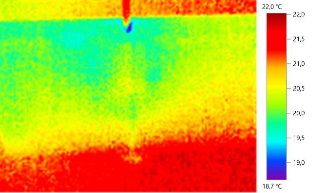 Ainda na Tabela 3, pode-se observar analisando a imagem termográfica da medição feita transcorridas 24 horas da injeção de água, que a infiltração começa a evoluir, pois a imagem já registra um maior