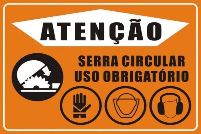 de pó químico, e outro de água pressurizada de 10 litros. Figura 9 Placa de sinalização proibindo a entrada de pessoas não autorizadas. 4.2.