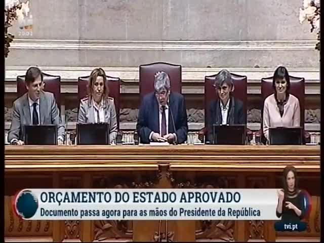 A12 TVI Duração: 00:00:48 OCS: TVI - Jornal das 8 ID: 72422039 27-11-2017 20:02 Orçamento do Estado aprovado http://www.pt.cision.com/cp2013/clippingdetails.aspx?