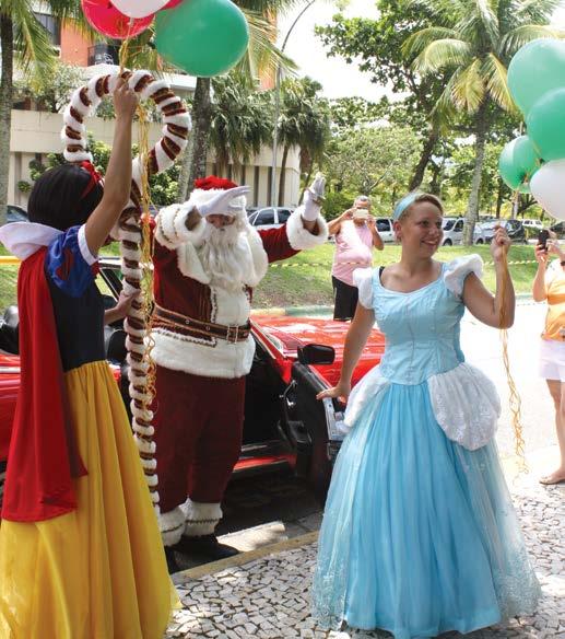 Nosso Espaço Papai Noel e muitas brincadeiras O público infantil dificilmente esquecerá a festa de Natal oferecida pelo CNL.