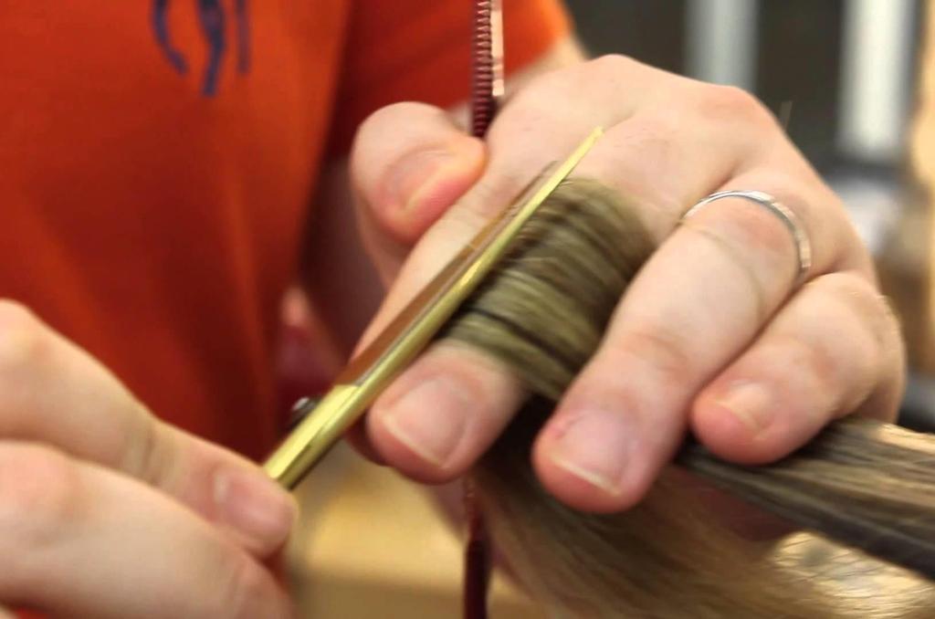 CORTE BORDADO Técnica que retira todas as pontas duplas do cabelo sem retirar