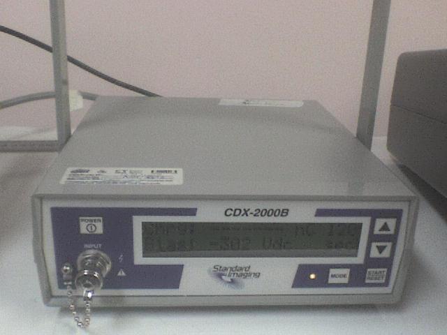 Figura 4. Exemplos de tipos de eletrômetros, sendo este Standard Imaging CDX-2000B. 2.