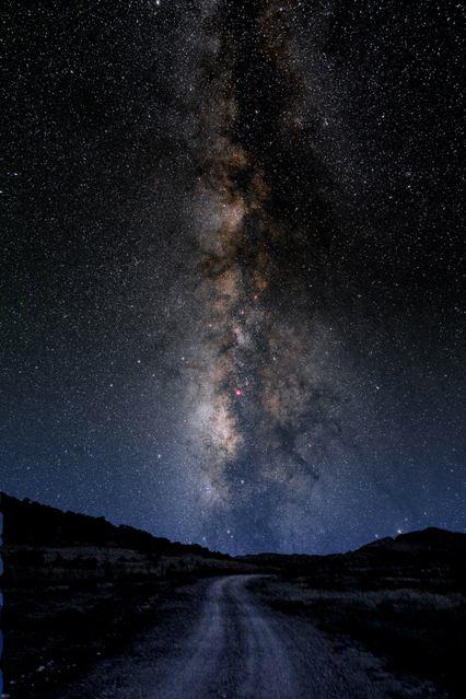 Via láctea vista de um local escuro Em noites sem lua e com o