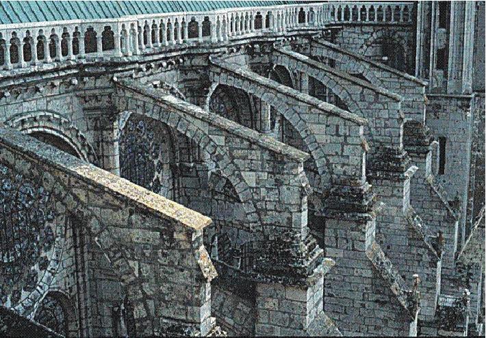 3 A arquitetura e a estrutura na Idade Média o Gótico O período da Idade Média, que vai do século I à primeira metade do século XV DC e compreende os estilos Paleo-Cristão Bizantino, Românico, Gótico