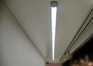 iluminação led strip Luminária SWING Inovador. Permite ajuste angular da iluminação da área mediante variação do ângulo da fonte de luz em 36º.