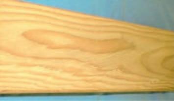 162 11.2 Fibras cruzadas Quando o eixo longitudinal das células não é paralelo à borda da peça, diz-se que a madeira tem fibras cruzadas.
