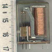 O Relé Eletromecânico Computadores mecânicos complexos eram de difícil fabricação. Requeriam muita precisão na montagem e fabricação das peças. Além de projetos muito grandes.