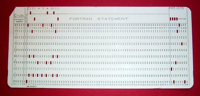 Linguagens de Alto Nível Em 1957, IBM (John W. Backus) cria a primeira linguagem de programação de alto nível. Fortran: Formula Translating System.