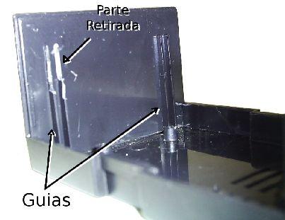 acondicionados, afinal, um furo ou corte feito no lugar errado não poderá ser consertado posteriormente. estilete.