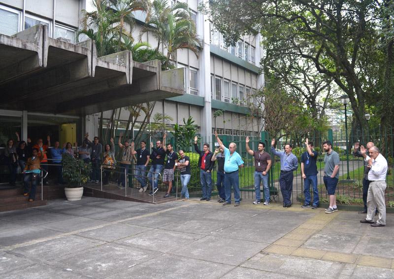 PARALISAÇÃO DE 2h DOS TRABALHADORES DO SERPRO Campanha Salarial