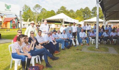 A ABCCorriedale, agradecida com a presença de todos, exalta esta troca de experiência e a camaradagem existente entre os criadores do Cone Sul.