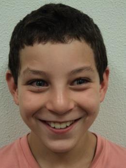 Olá, sou o Igor e tenho 9 anos. Gosto de jogar à bola, comer cereais, douradinhos, carne de vaca e milho frito. Também gosto de brincar, fazer Educação Física e gosto das aulas da professora Cristina.