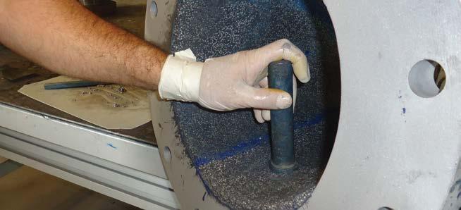 Recuperação e/ou proteção de equipamentos contra abrasão, erosão e cavitação. Espessura miníma de camada: 3mm.